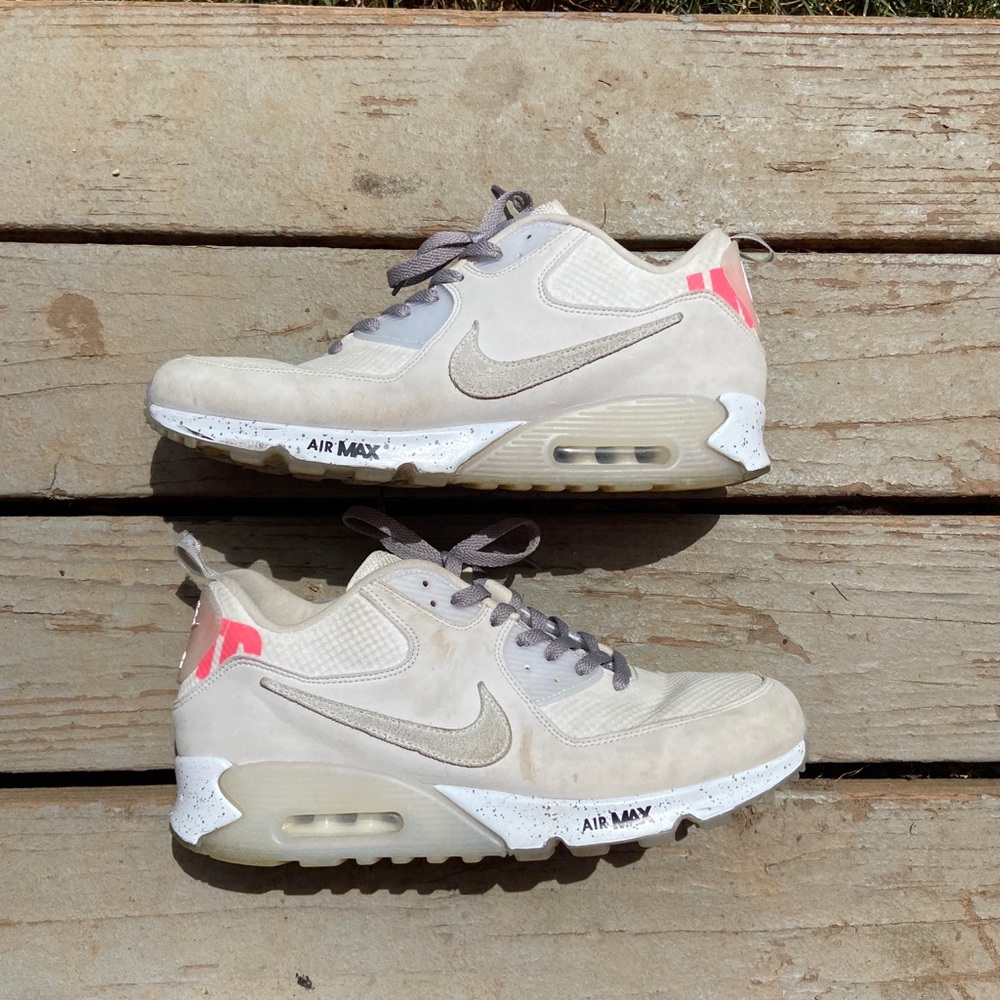 Nike x Undefeated Air Max 90 Platinum Tint